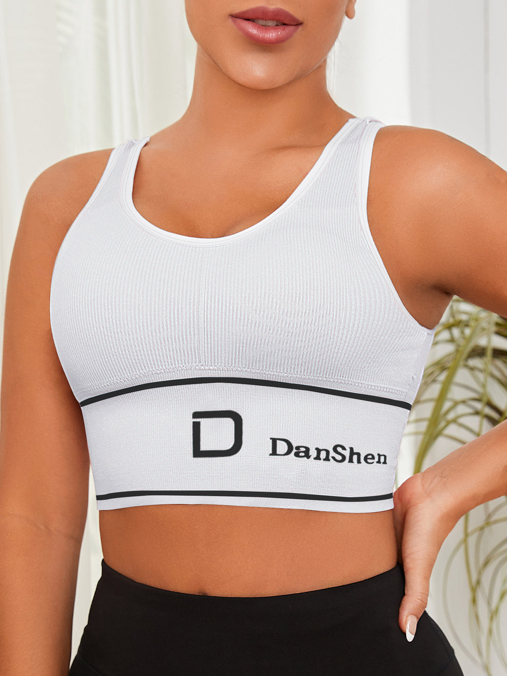 Cross-Back Sports Bras for Women 4-Pack, Wireless Seamless Workout Bra Set with Removable Padding in Mixed Colors for Yoga and Running, S–XXL