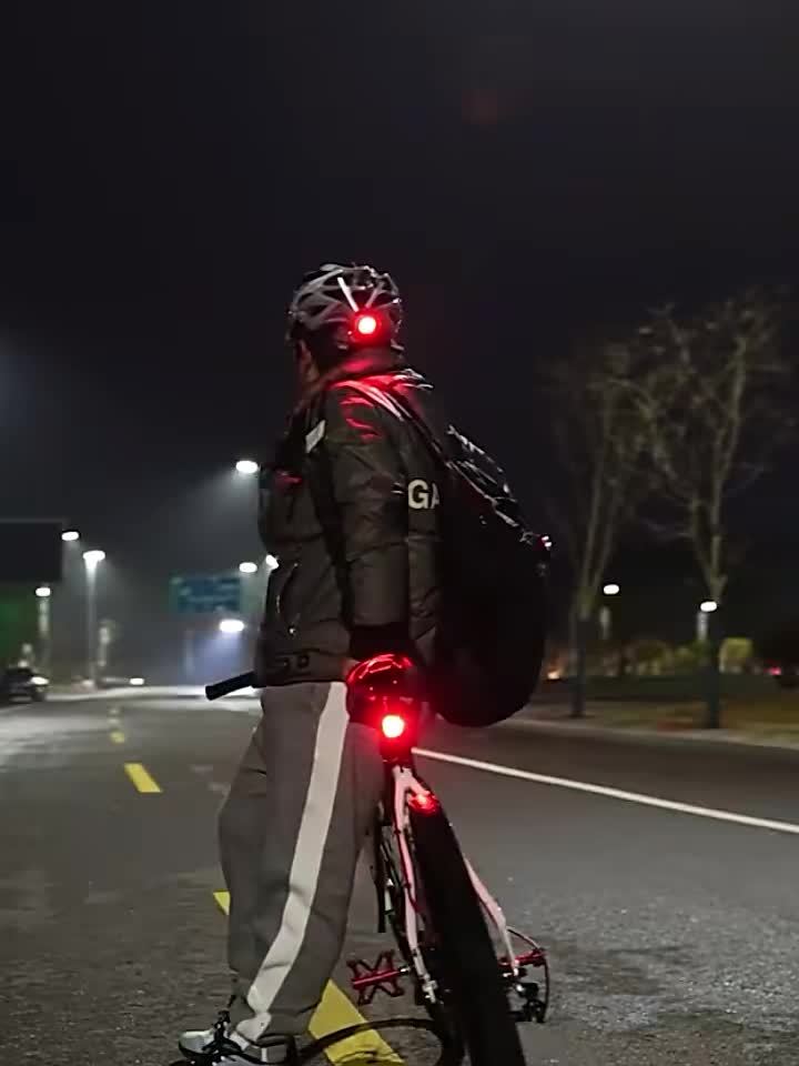 4-Piece Bicycle Light Set with USB Rechargeable Front and Rear LED Lights, 4 Modes, ABS Construction and Seatpost Mounting for Night Rides