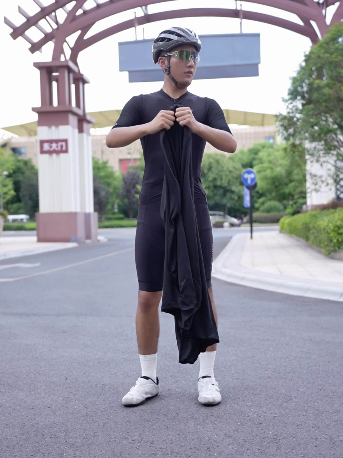 Dustproof Bicycle Cover in Black, Full Bike Protective Cover for Road and Mountain Bikes, Cycling Storage Accessory for Between-Ride Care