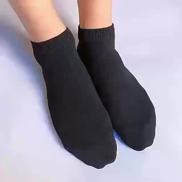 Women's Short Ankle Socks Bulk Pack, 30 or 40 Pairs in Black or White, Lightweight Breathable Sportswear for Outdoor Activities and Everyday Leisure