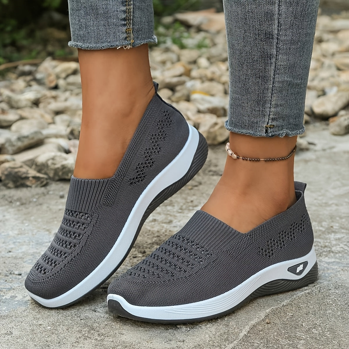 Spring Casual Sneakers for Women with Breathable Mesh Uppers, Non-Slip Wear-Resistant Design for Everyday Outfits and Travel, Four Colors, US 6–10